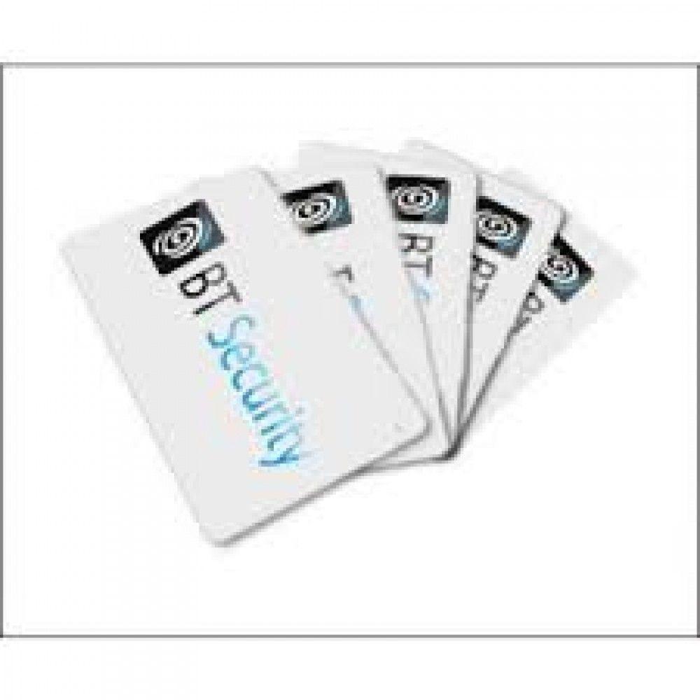 QUARKZMAN Lot De 100 Cartes PVC 30 Mil Blanches Avec Perforation Horizontale - Format Carte De Crédit