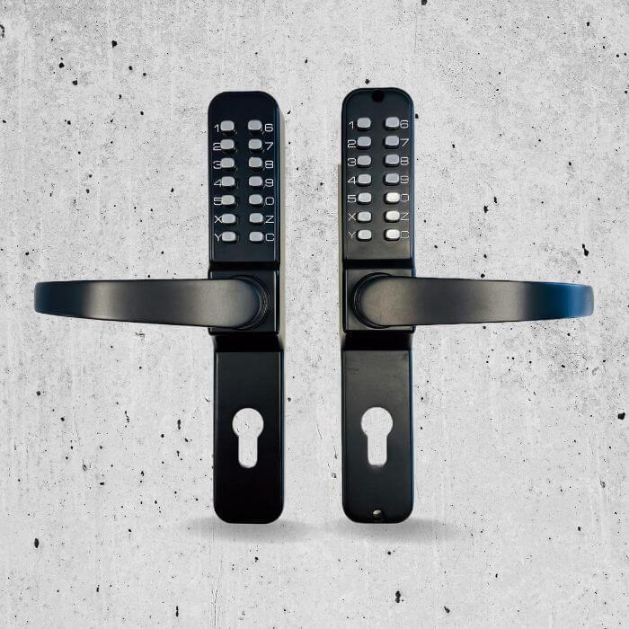 Serrures m&eacute;caniques &agrave; code double contr&ocirc;le d'acc&egrave;s